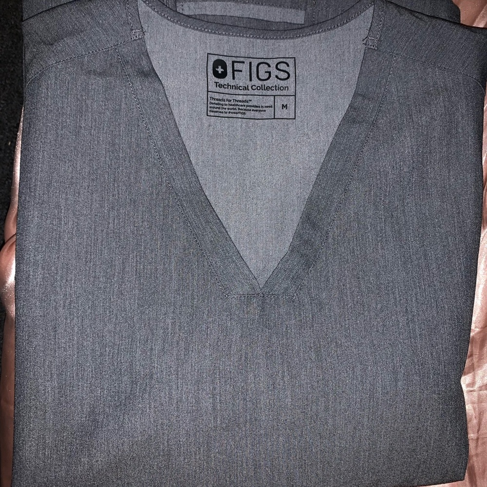 Figs Scrub Set w/ free Figs long sleeve